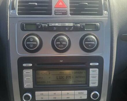 Чорний Фольксваген Туран, об'ємом двигуна 1.4 л та пробігом 216 тис. км за 7800 $, фото 7 на Automoto.ua