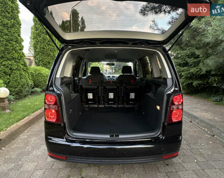 Черный Фольксваген Туран, объемом двигателя 1.6 л и пробегом 220 тыс. км за 7700 $, фото 22 на Automoto.ua