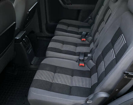 Черный Фольксваген Туран, объемом двигателя 1.6 л и пробегом 261 тыс. км за 7100 $, фото 20 на Automoto.ua