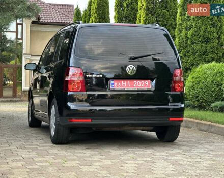 Черный Фольксваген Туран, объемом двигателя 1.6 л и пробегом 220 тыс. км за 7700 $, фото 13 на Automoto.ua