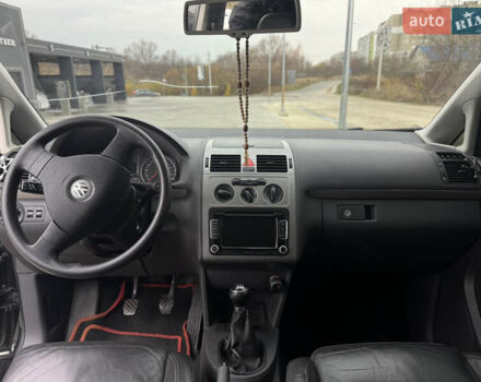 Черный Фольксваген Туран, объемом двигателя 1.4 л и пробегом 247 тыс. км за 7500 $, фото 15 на Automoto.ua