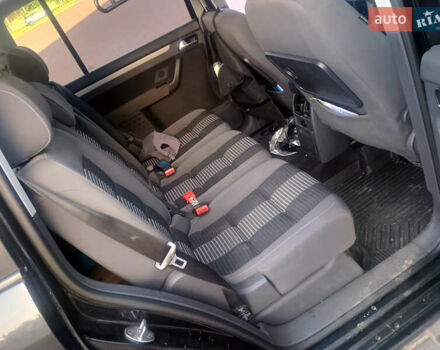 Черный Фольксваген Туран, объемом двигателя 2 л и пробегом 290 тыс. км за 6500 $, фото 17 на Automoto.ua