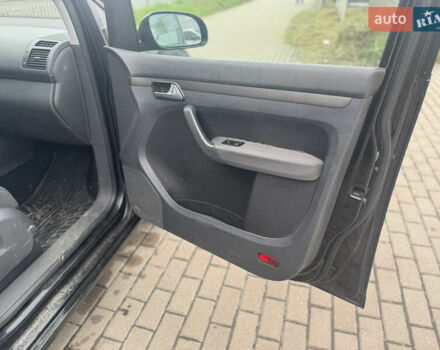 Чорний Фольксваген Туран, об'ємом двигуна 1.6 л та пробігом 260 тис. км за 6299 $, фото 28 на Automoto.ua