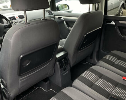 Черный Фольксваген Туран, объемом двигателя 1.6 л и пробегом 185 тыс. км за 8200 $, фото 13 на Automoto.ua