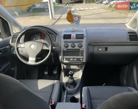 Чорний Фольксваген Туран, об'ємом двигуна 1.4 л та пробігом 192 тис. км за 7500 $, фото 26 на Automoto.ua