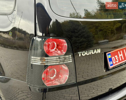Черный Фольксваген Туран, объемом двигателя 1.6 л и пробегом 200 тыс. км за 7700 $, фото 20 на Automoto.ua