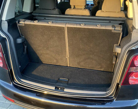 Черный Фольксваген Туран, объемом двигателя 1.6 л и пробегом 261 тыс. км за 7100 $, фото 37 на Automoto.ua