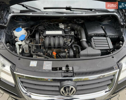 Чорний Фольксваген Туран, об'ємом двигуна 1.6 л та пробігом 200 тис. км за 7950 $, фото 40 на Automoto.ua