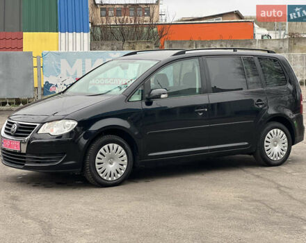 Черный Фольксваген Туран, объемом двигателя 1.6 л и пробегом 193 тыс. км за 7799 $, фото 5 на Automoto.ua