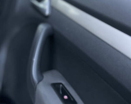 Чорний Фольксваген Туран, об'ємом двигуна 2 л та пробігом 292 тис. км за 8999 $, фото 65 на Automoto.ua