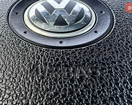 Черный Фольксваген Туран, объемом двигателя 1.6 л и пробегом 176 тыс. км за 8198 $, фото 60 на Automoto.ua