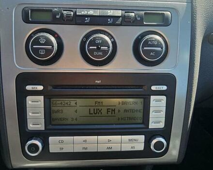 Чорний Фольксваген Туран, об'ємом двигуна 1.4 л та пробігом 216 тис. км за 7800 $, фото 8 на Automoto.ua