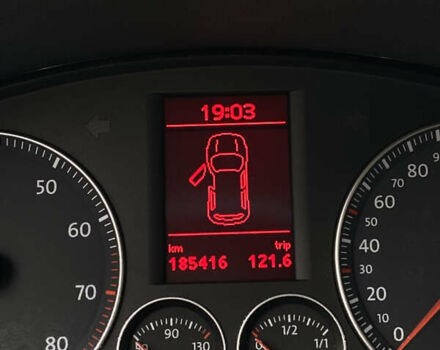 Черный Фольксваген Туран, объемом двигателя 1.6 л и пробегом 185 тыс. км за 8200 $, фото 20 на Automoto.ua