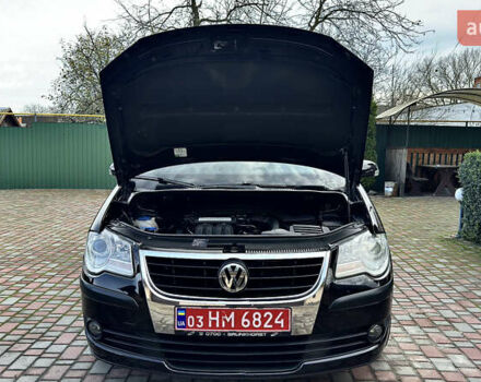 Черный Фольксваген Туран, объемом двигателя 1.6 л и пробегом 176 тыс. км за 8198 $, фото 83 на Automoto.ua