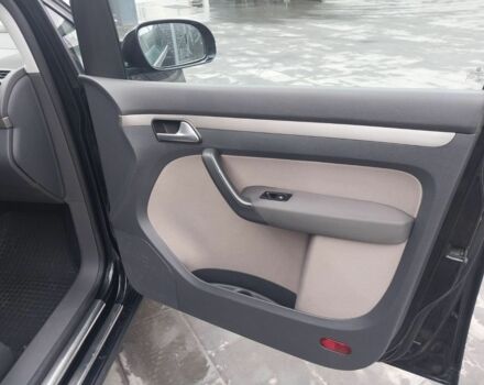 Черный Фольксваген Туран, объемом двигателя 2 л и пробегом 242 тыс. км за 6950 $, фото 20 на Automoto.ua