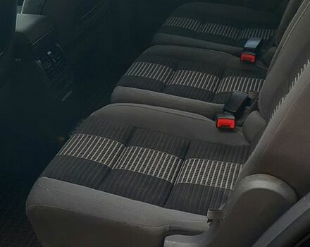 Черный Фольксваген Туран, объемом двигателя 1.4 л и пробегом 242 тыс. км за 7500 $, фото 7 на Automoto.ua