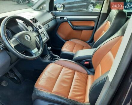 Черный Фольксваген Туран, объемом двигателя 1.6 л и пробегом 213 тыс. км за 8550 $, фото 73 на Automoto.ua