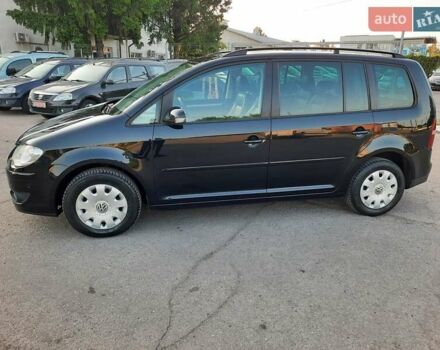 Черный Фольксваген Туран, объемом двигателя 1.6 л и пробегом 213 тыс. км за 8550 $, фото 9 на Automoto.ua