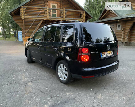 Черный Фольксваген Туран, объемом двигателя 1.6 л и пробегом 261 тыс. км за 7100 $, фото 3 на Automoto.ua