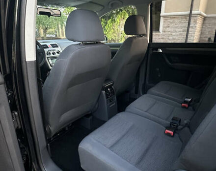 Черный Фольксваген Туран, объемом двигателя 1.6 л и пробегом 220 тыс. км за 7700 $, фото 32 на Automoto.ua