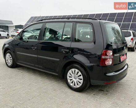 Черный Фольксваген Туран, объемом двигателя 1.4 л и пробегом 227 тыс. км за 7200 $, фото 10 на Automoto.ua