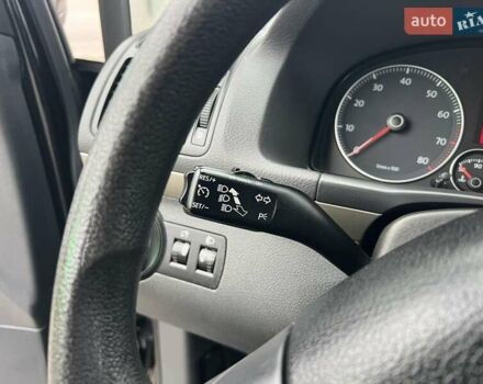 Чорний Фольксваген Туран, об'ємом двигуна 1.6 л та пробігом 147 тис. км за 8350 $, фото 45 на Automoto.ua