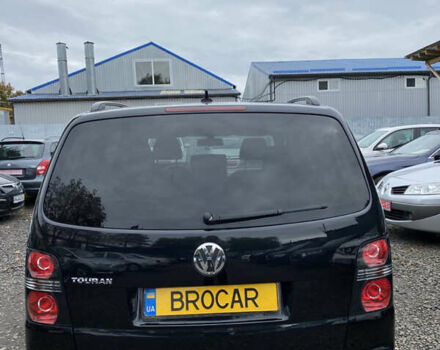 Черный Фольксваген Туран, объемом двигателя 1.6 л и пробегом 185 тыс. км за 8200 $, фото 6 на Automoto.ua