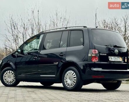 Чорний Фольксваген Туран, об'ємом двигуна 1.6 л та пробігом 147 тис. км за 8400 $, фото 3 на Automoto.ua