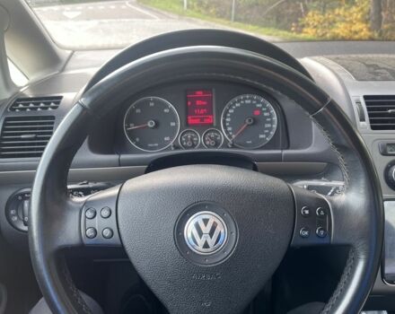 Черный Фольксваген Туран, объемом двигателя 0 л и пробегом 354 тыс. км за 3750 $, фото 6 на Automoto.ua