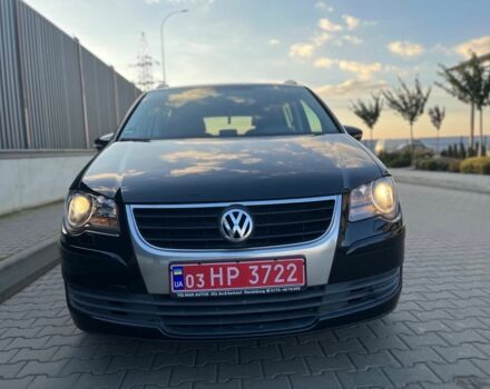 Черный Фольксваген Туран, объемом двигателя 1.6 л и пробегом 240 тыс. км за 8100 $, фото 3 на Automoto.ua