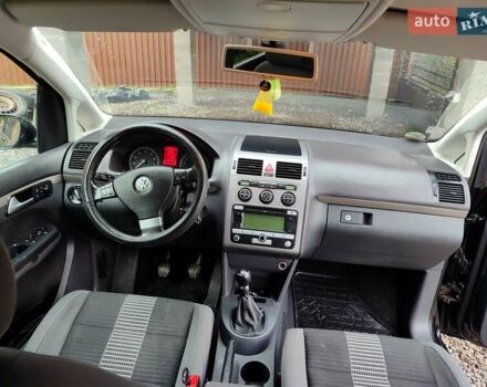 Чорний Фольксваген Туран, об'ємом двигуна 1.4 л та пробігом 260 тис. км за 6200 $, фото 4 на Automoto.ua