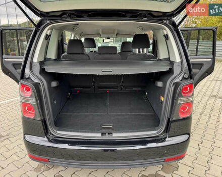 Черный Фольксваген Туран, объемом двигателя 1.4 л и пробегом 190 тыс. км за 7200 $, фото 41 на Automoto.ua