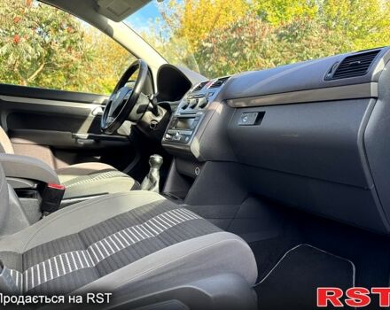 Черный Фольксваген Туран, объемом двигателя 1.6 л и пробегом 224 тыс. км за 8550 $, фото 7 на Automoto.ua