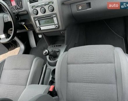 Черный Фольксваген Туран, объемом двигателя 1.4 л и пробегом 194 тыс. км за 6555 $, фото 205 на Automoto.ua