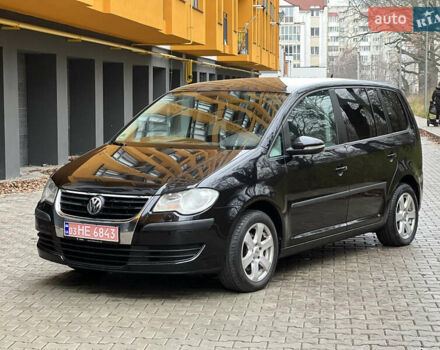 Черный Фольксваген Туран, объемом двигателя 1.6 л и пробегом 180 тыс. км за 8200 $, фото 2 на Automoto.ua