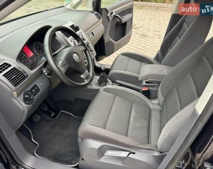 Чорний Фольксваген Туран, об'ємом двигуна 1.6 л та пробігом 147 тис. км за 8400 $, фото 30 на Automoto.ua