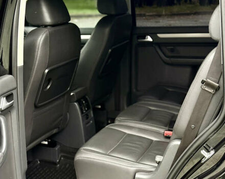 Чорний Фольксваген Туран, об'ємом двигуна 1.97 л та пробігом 279 тис. км за 8800 $, фото 29 на Automoto.ua