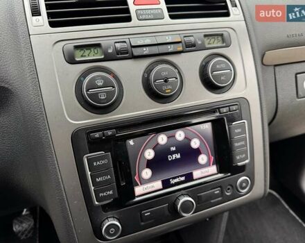 Чорний Фольксваген Туран, об'ємом двигуна 1.6 л та пробігом 147 тис. км за 8400 $, фото 35 на Automoto.ua