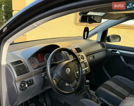 Чорний Фольксваген Туран, об'ємом двигуна 1.4 л та пробігом 148 тис. км за 5999 $, фото 34 на Automoto.ua