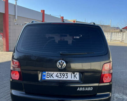 Черный Фольксваген Туран, объемом двигателя 1.9 л и пробегом 353 тыс. км за 6699 $, фото 10 на Automoto.ua