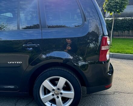 Черный Фольксваген Туран, объемом двигателя 1.6 л и пробегом 224 тыс. км за 8550 $, фото 6 на Automoto.ua