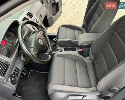 Черный Фольксваген Туран, объемом двигателя 1.4 л и пробегом 190 тыс. км за 7200 $, фото 23 на Automoto.ua