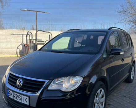 Черный Фольксваген Туран, объемом двигателя 1.9 л и пробегом 353 тыс. км за 6699 $, фото 20 на Automoto.ua
