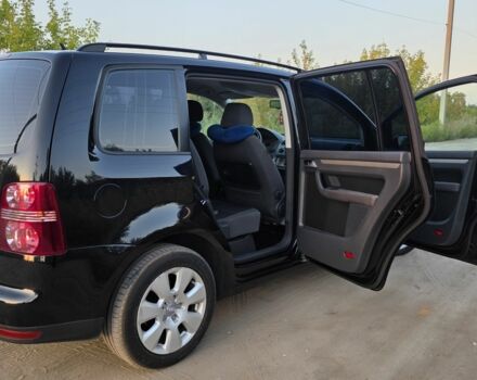 Черный Фольксваген Туран, объемом двигателя 1.4 л и пробегом 200 тыс. км за 6900 $, фото 10 на Automoto.ua