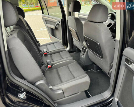 Черный Фольксваген Туран, объемом двигателя 1.4 л и пробегом 190 тыс. км за 7200 $, фото 35 на Automoto.ua