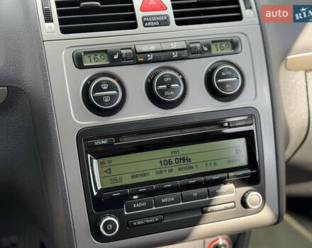 Чорний Фольксваген Туран, об'ємом двигуна 1.4 л та пробігом 220 тис. км за 8350 $, фото 37 на Automoto.ua