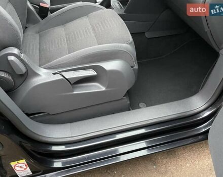 Черный Фольксваген Туран, объемом двигателя 1.4 л и пробегом 194 тыс. км за 6555 $, фото 210 на Automoto.ua