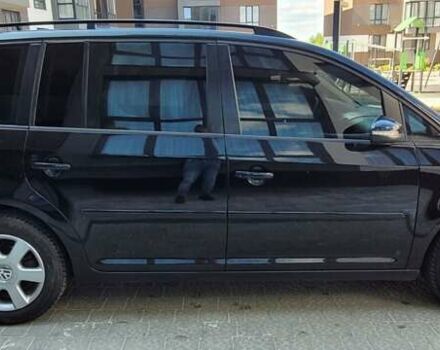 Черный Фольксваген Туран, объемом двигателя 1.97 л и пробегом 248 тыс. км за 8300 $, фото 6 на Automoto.ua