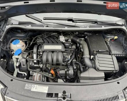 Чорний Фольксваген Туран, об'ємом двигуна 1.6 л та пробігом 147 тис. км за 8400 $, фото 22 на Automoto.ua