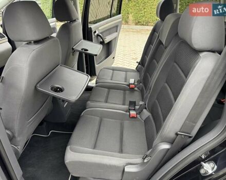 Чорний Фольксваген Туран, об'ємом двигуна 1.6 л та пробігом 147 тис. км за 8400 $, фото 41 на Automoto.ua